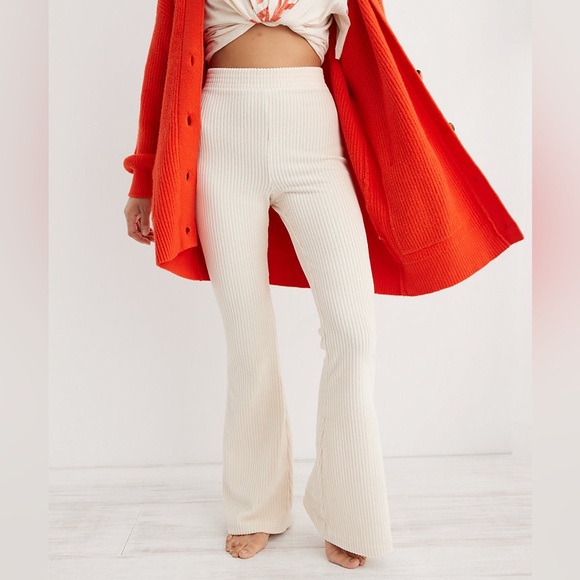 Aerie Groove On Velour Rib Flared High Rise Pants, Cream, NWT Retail $60 - Picture 2 of 7